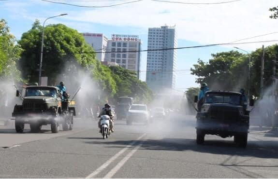 Tình hình dịch COVID-19 ở Nghệ An đang diễn biến phức tạp, tính đến sáng 19/6, Nghệ An đã ghi nhận 24 ca dương tính với SARS-CoV-2, thành phố Vinh thực hiện cách ly xã hội theo chỉ thị 16 của Thủ tướng Chính phủ. Tình hình dịch COVID-19 ở Nghệ An đang diễn biến phức tạp, tính đến sáng 19/6, Nghệ An đã ghi nhận 24 ca dương tính với SARS-CoV-2, thành phố Vinh thực hiện cách ly xã hội theo chỉ thị 16 của Thủ tướng Chính phủ.