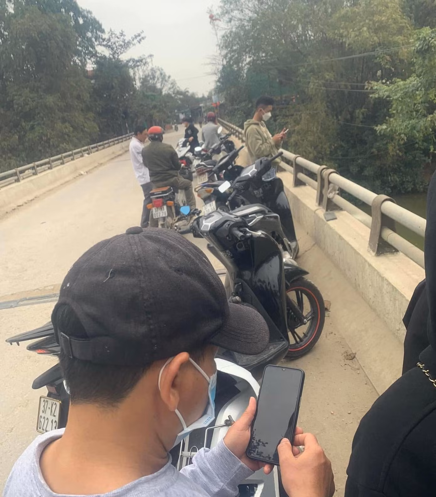 Hiện công an đã tìm thấy và đưa cháu bé về bàn giao cho gia đình. Hiện công an đã tìm thấy và đưa cháu bé về bàn giao cho gia đình.