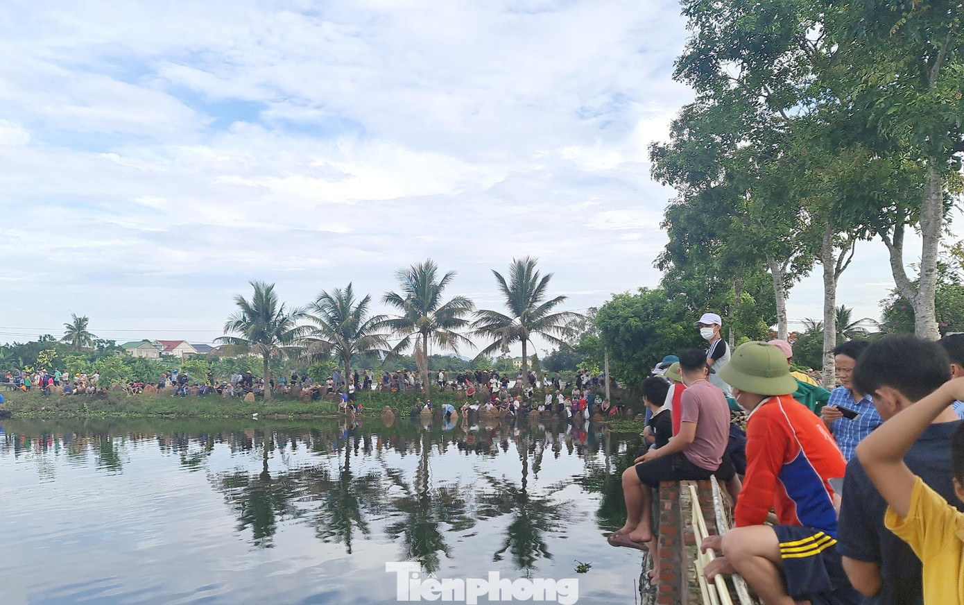 “Giáo xứ chúng tôi tổ chức ngày hội nơm cá trước hết để cho mọi người được vui vẻ, thắm tình đoàn kết lương giáo. Mọi người đến với ngày hội nơm cá không phân biệt giàu nghèo, nông thôn hay thành phố”, ông Ninh chia sẻ.