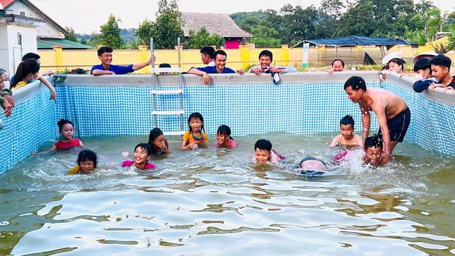 Trên địa bàn có nhiều bể bơi di động được lắp đặt tuy nhiên chưa đảm bảo an toàn và không đúng yêu cầu quy định.