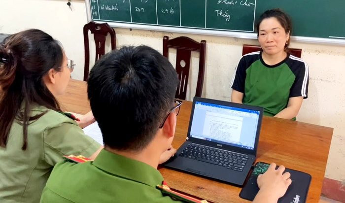 Đối tượng Cụt Thị Mùi tại cơ quan công an.