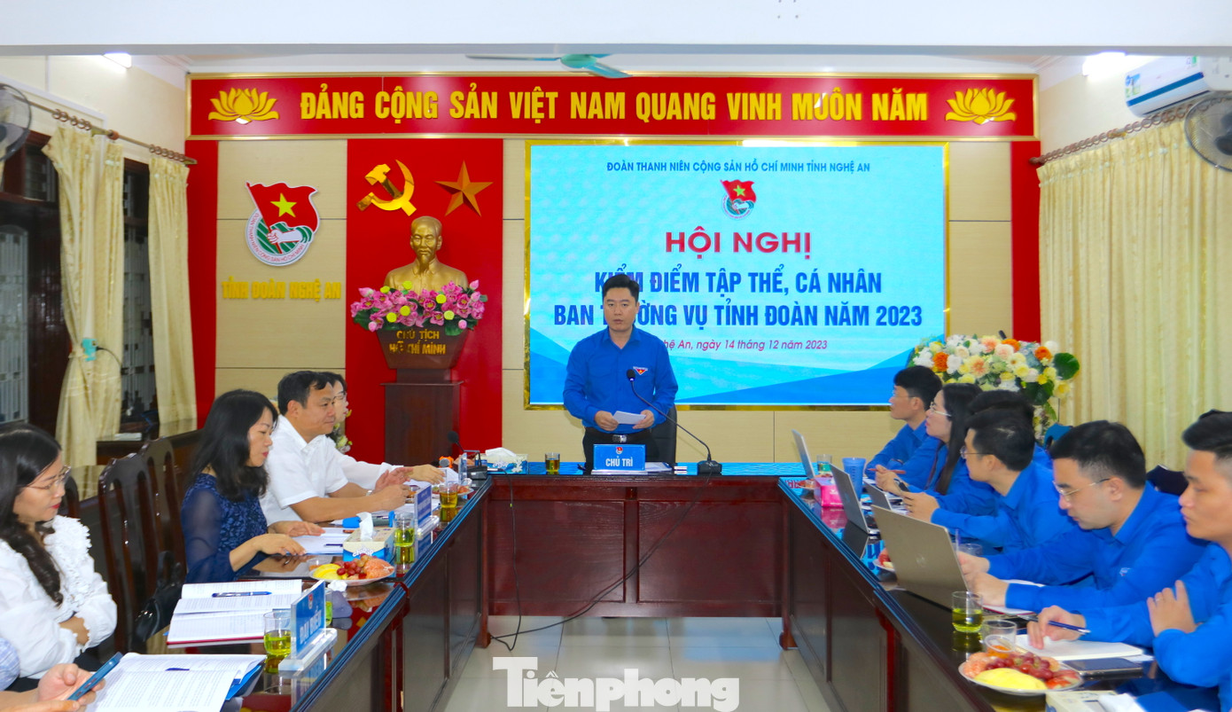 Anh Lê Văn Lương - Ủy viên Ban thường vụ T.Ư Đoàn, Bí thư Tỉnh Đoàn Nghệ An phát biểu kết luận hội nghị.