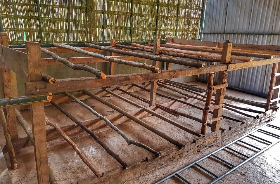 Những chiếc giường tầng được các thầy giáo làm nên sau nhiều giờ đồng hồ cần mẫn. Dịch COVID-19 đang diễn biến phức tạp nhưng ngành giáo dục Nghệ An đã khắc phục khó khăn; có những phương án cho năm học mới, . Những chiếc giường tầng được các thầy giáo làm nên sau nhiều giờ đồng hồ cần mẫn. Dịch COVID-19 đang diễn biến phức tạp nhưng ngành giáo dục Nghệ An đã khắc phục khó khăn; có những phương án cho năm học mới, .