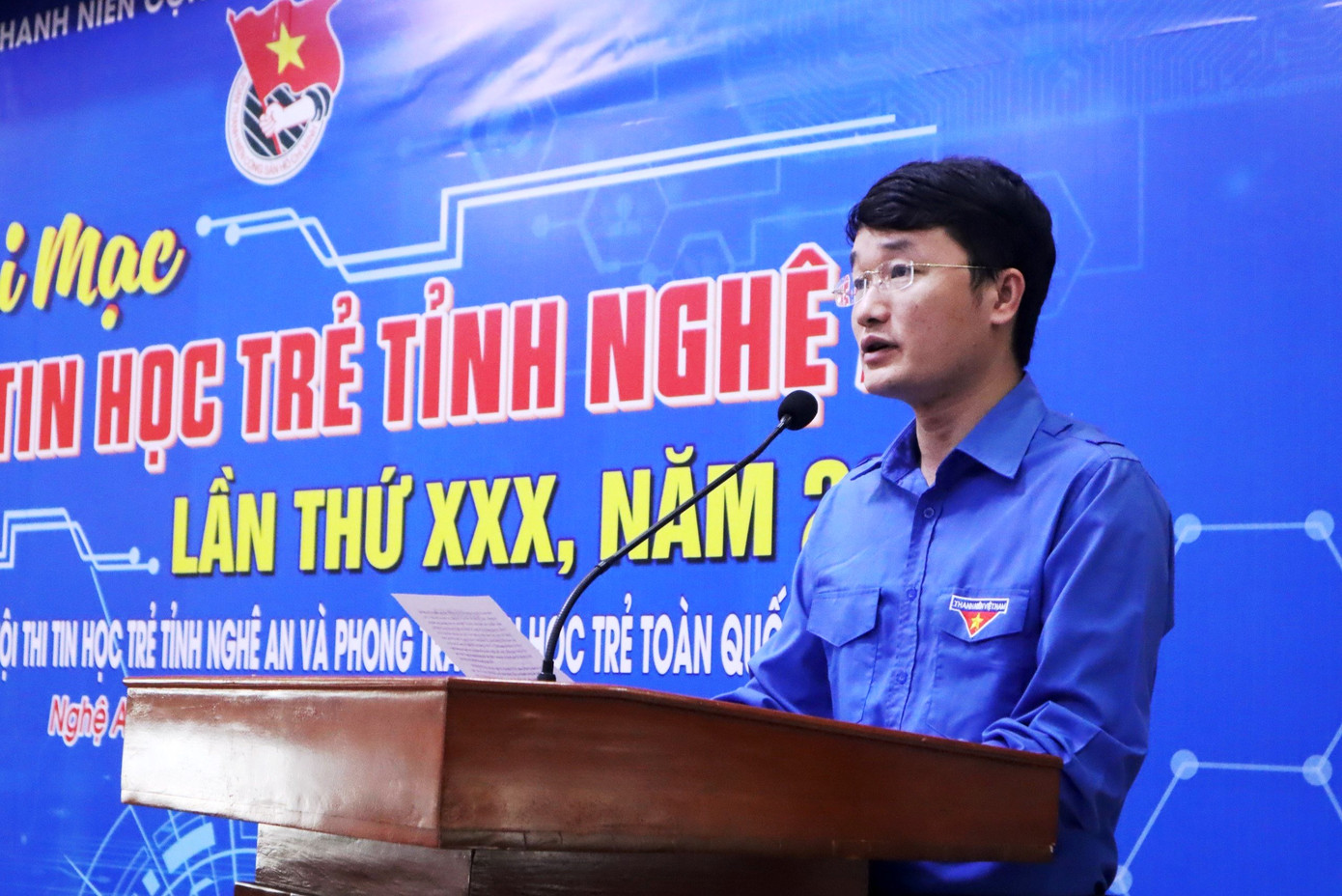 Phó Bí thư Tỉnh Đoàn Nghệ An Trần Linh phát biểu khai mạc Hội thi