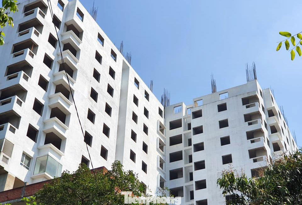 Đến nay, dự án này vẫn chỉ có 2 tòa nhà đã được xây đến tầng thứ 11, 3 tầng dưới chủ đầu tư mới đổ cọc và sàn bê tông, trong khi đó các tầng phía trên cơ bản hoàn thành phần thô, phía ngoài được sơn trắng.