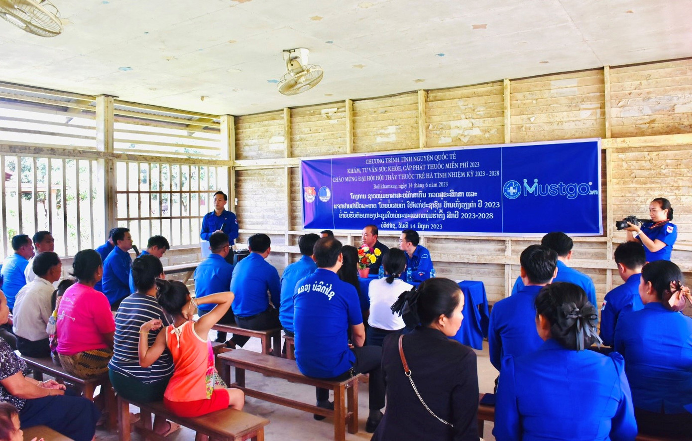 Trong khuôn khổ chương trình, Tỉnh Đoàn, Hội LHTN Việt Nam tỉnh Hà Tĩnh đã trao tặng nguồn lực hơn 180 triệu đồng cho Tỉnh Đoàn Bôlykhămxay bao gồm: trao tặng máy tính, khánh thành vườn rau, hỗ trợ cam giống và suất học bổng cho học sinh nghèo. Trong khuôn khổ chương trình, Tỉnh Đoàn, Hội LHTN Việt Nam tỉnh Hà Tĩnh đã trao tặng nguồn lực hơn 180 triệu đồng cho Tỉnh Đoàn Bôlykhămxay bao gồm: trao tặng máy tính, khánh thành vườn rau, hỗ trợ cam giống và suất học bổng cho học sinh nghèo.