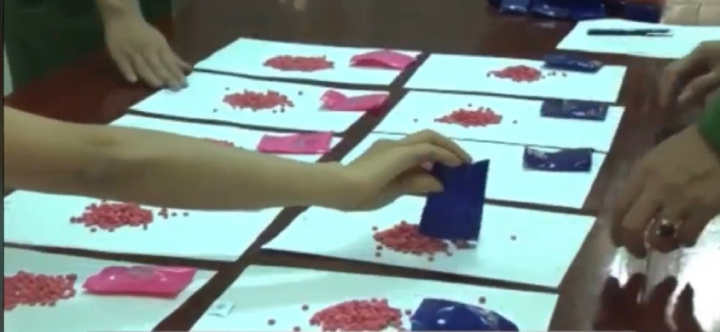 Công an thu giữ hơn 4000 viên ma túy tổng hợp. Công an thu giữ hơn 4000 viên ma túy tổng hợp.