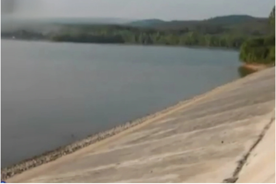 Bờ đập Quản Hài nơi xảy ra vụ án mạng.