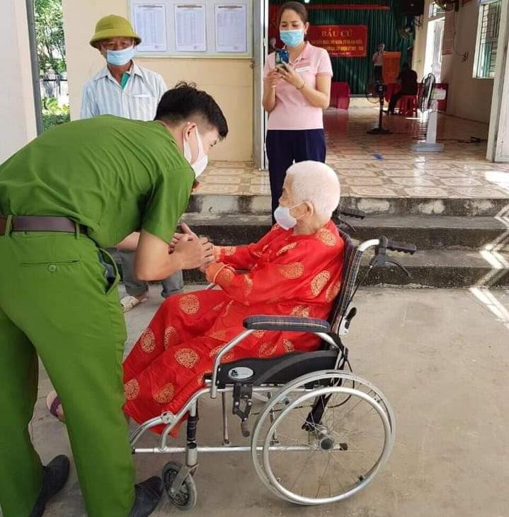 Hình ảnh đẹp của ngày hội non sông tại tỉnh Nghệ An. Hình ảnh đẹp của ngày hội non sông tại tỉnh Nghệ An.