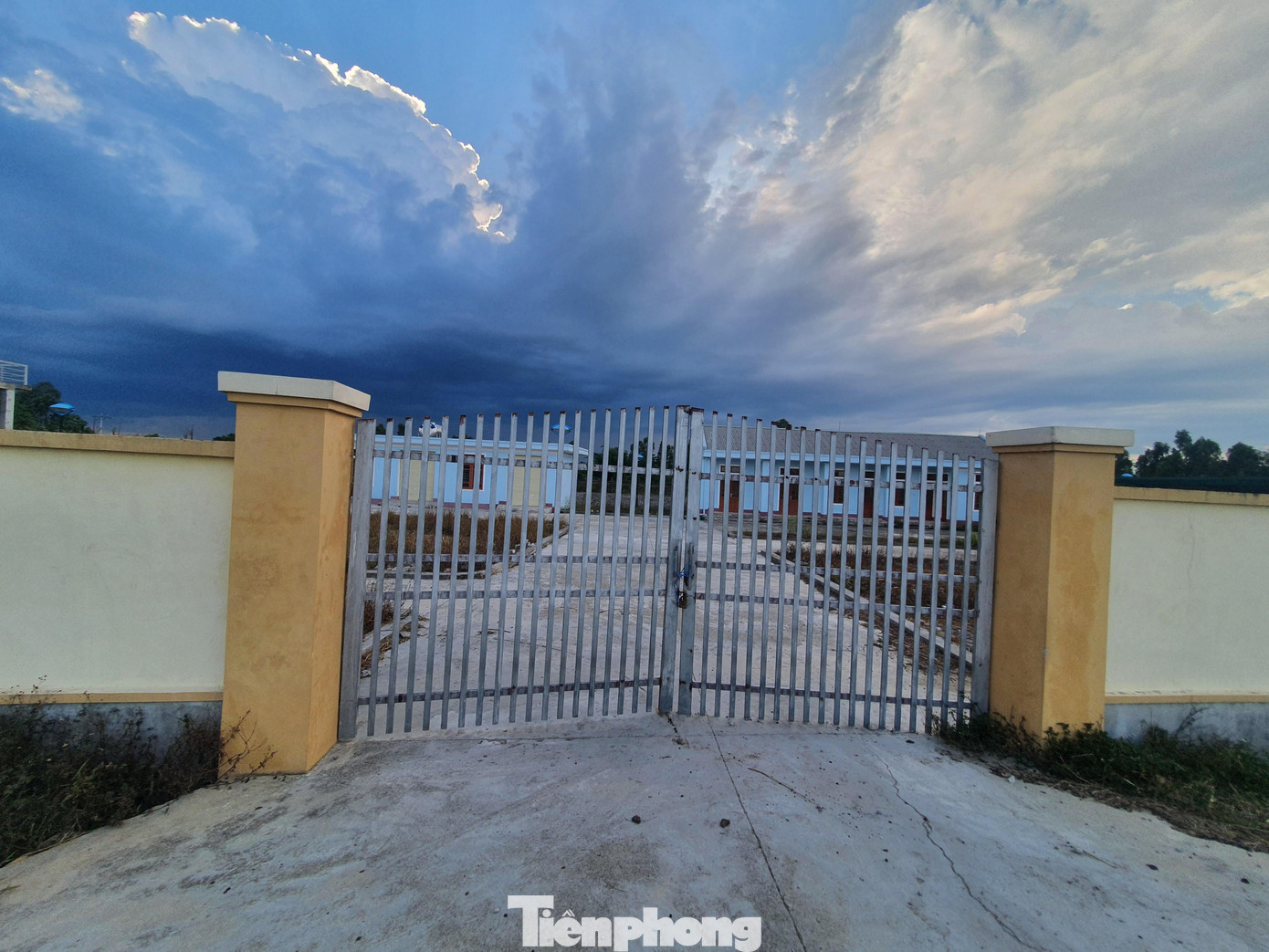 Tuy nhiên, đã nhiều năm trôi qua, đến nay nhà máy nước này vẫn chưa thể đi vào hoạt động để cung cấp nước sạch như người dân mong mỏi bấy lâu nay.