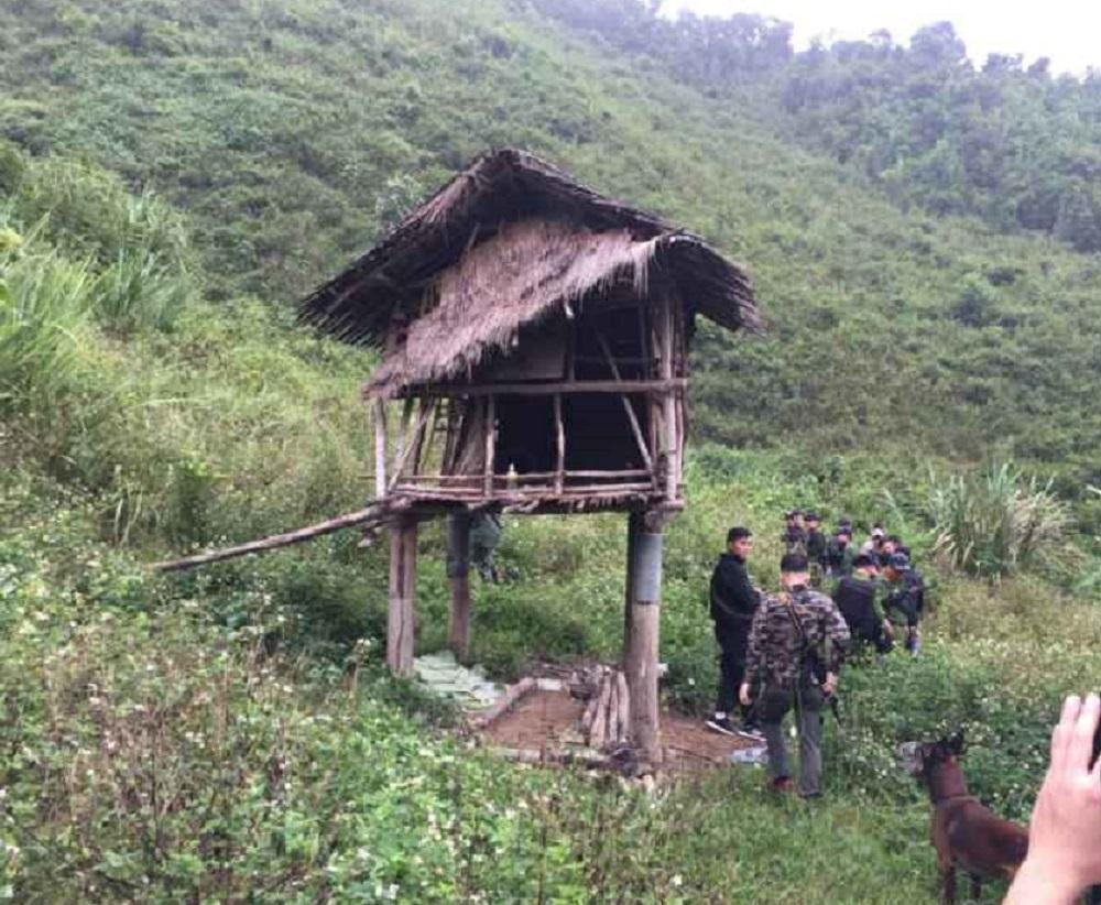 Khu vực ông trùm ma túy dựng lán để tiêu thụ ma túy trong rừng. Khu vực ông trùm ma túy dựng lán để tiêu thụ ma túy trong rừng.