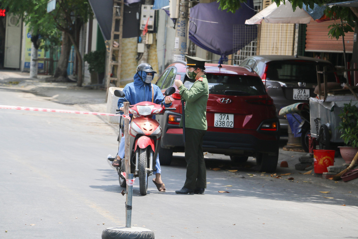 Hai xã ở Nghệ An treo thưởng cho người dân phát giác người trốn cách ly, không khai báo y tế.