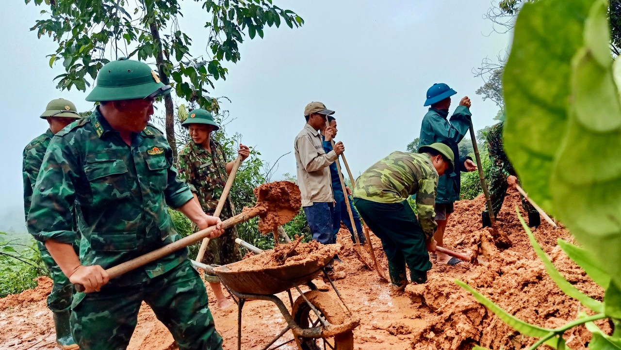 Theo báo cáo của Ban chỉ huy Phòng Chống thiên tai và Tìm kiếm cứu nạn tỉnh Nghệ An, mưa, lũ đã khiến 13 vị trí trên quốc lộ bị ngập (trong đó đóng đường 5 vị trí); 187 vị trí sạt lở taluy âm, taluy dương (hiện nay đã thông tuyến).