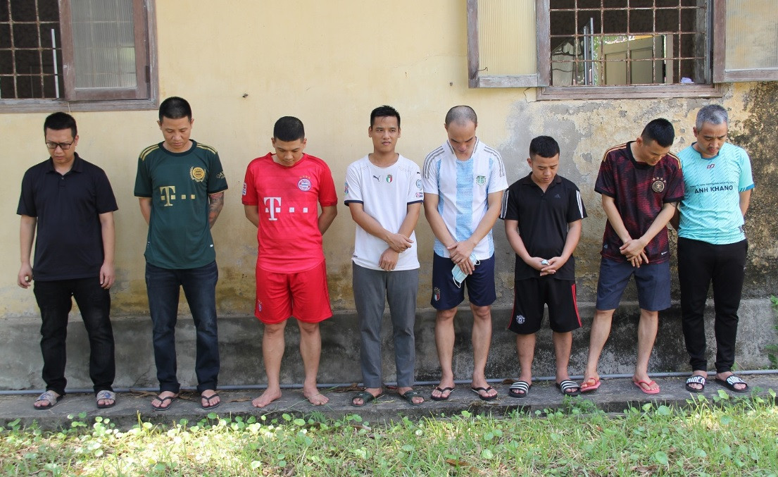 Nhóm đối tượng trong đường dây cá độ bóng đá. Nhóm đối tượng trong đường dây cá độ bóng đá.