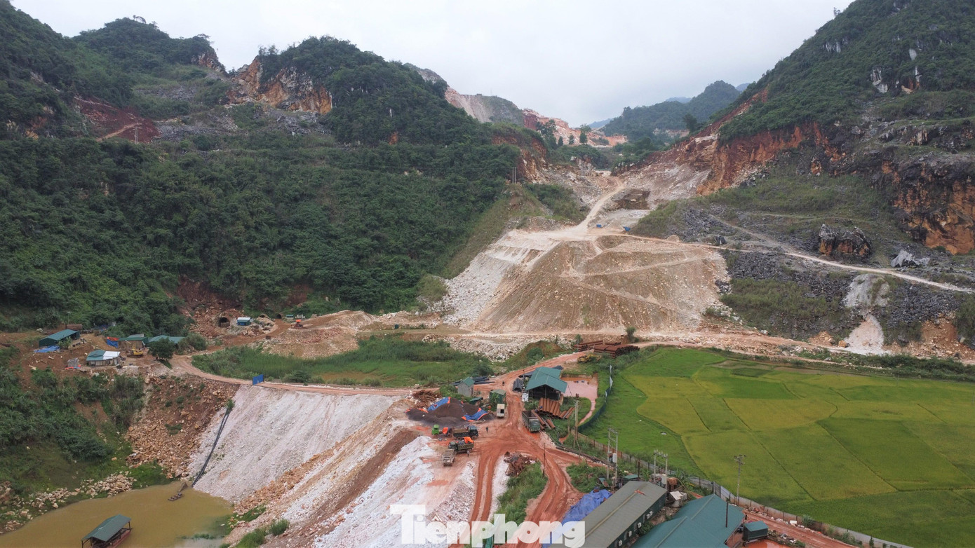 Hầu hết các doanh nghiệp khoáng sản đều bị đoàn kiểm tra liên ngành truy thu xử phạt thuế. Hầu hết các doanh nghiệp khoáng sản đều bị đoàn kiểm tra liên ngành truy thu xử phạt thuế.