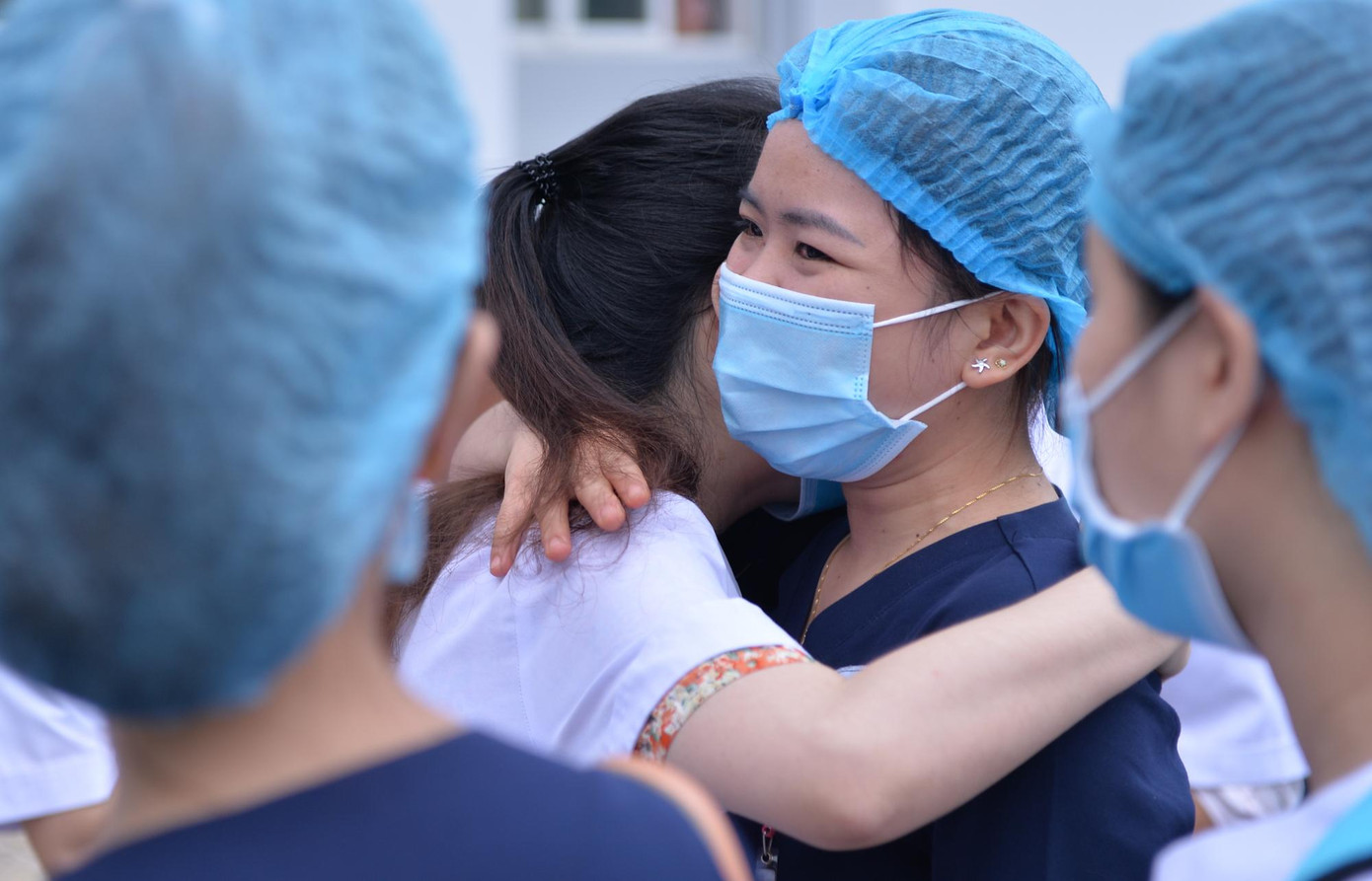 Giây phút chia tay xúc động.