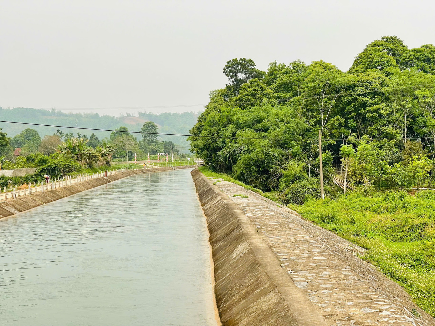 Kênh Thủy lợi Cửa Đạt. Kênh Thủy lợi Cửa Đạt.
