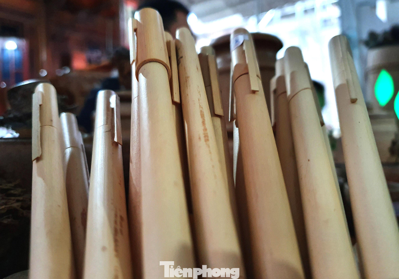 Bút được làm từ tre.