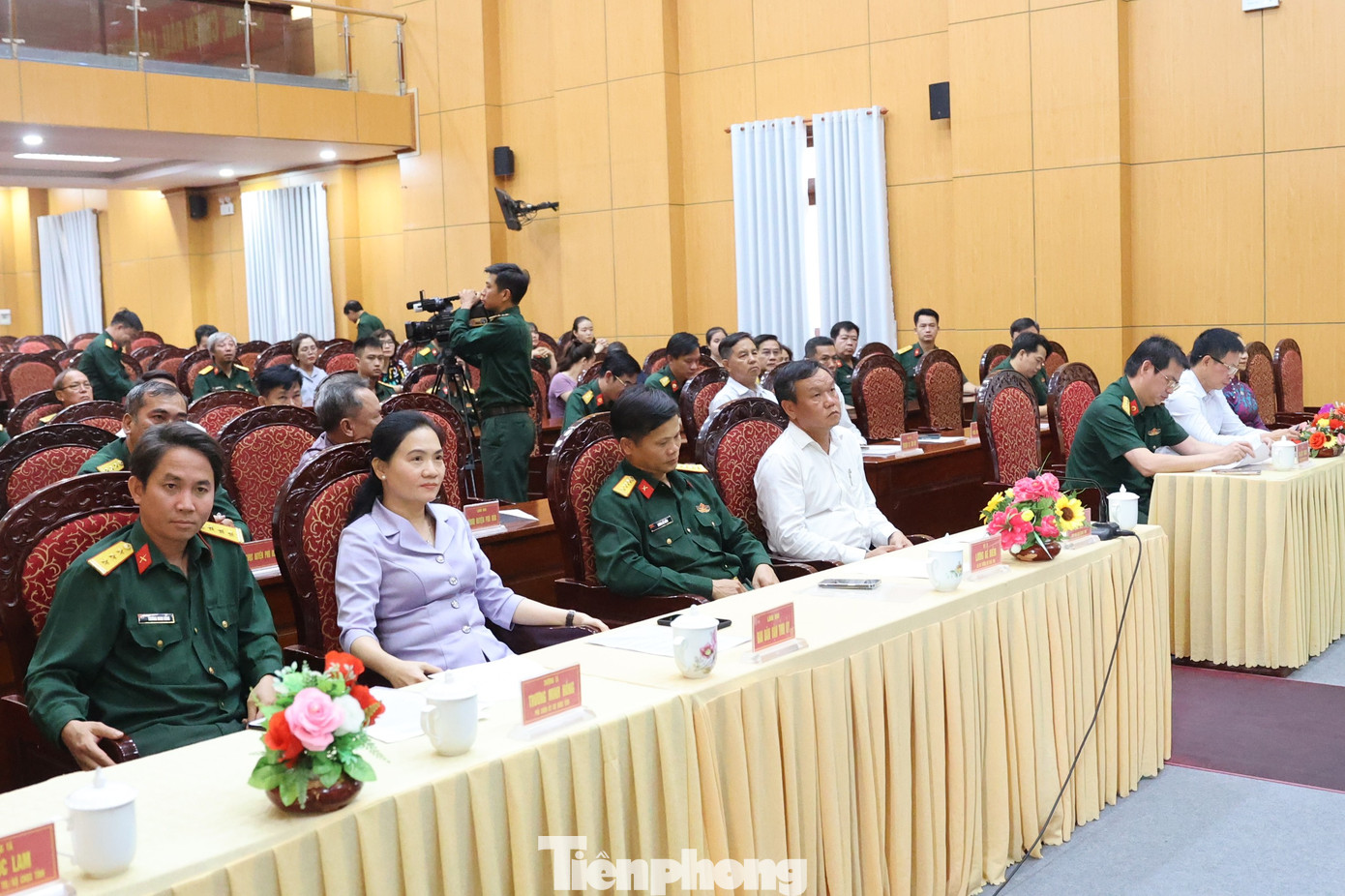 Đại biểu tham dự chương trình tổng kết thăm khám, tư vấn sức khỏe, phát thuốc và trao quà cho gia đình chính sách tại địa phương thuộc tỉnh Phú Yên. Đại biểu tham dự chương trình tổng kết thăm khám, tư vấn sức khỏe, phát thuốc và trao quà cho gia đình chính sách tại địa phương thuộc tỉnh Phú Yên.