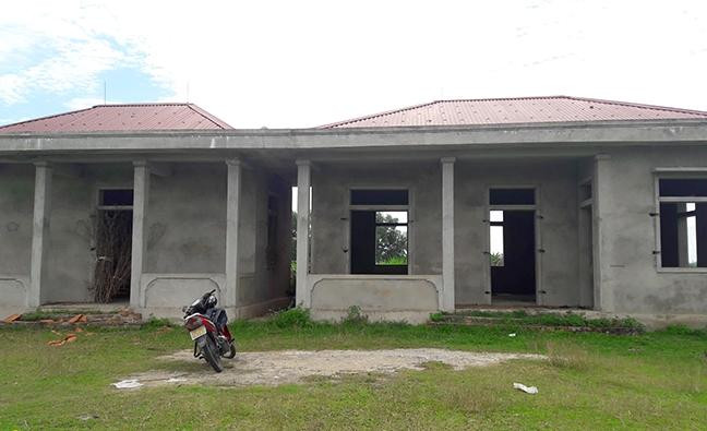 Một nhà máy nước được xây dựng với kinh phí hàng chục tỷ đồng ở huyện Yên Thành "đắp chiếu" suốt nhiều năm qua do thiếu vốn