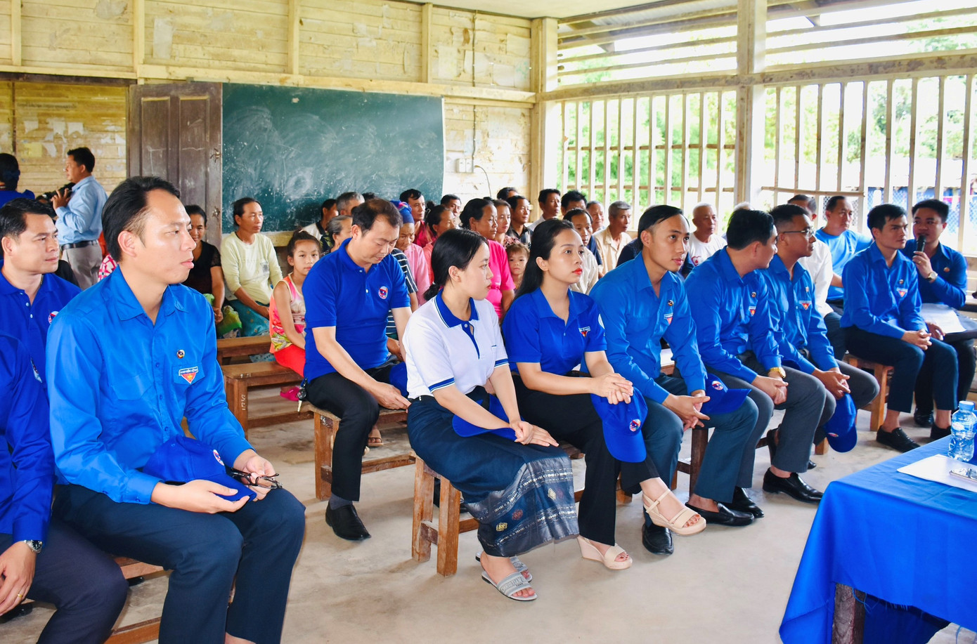 Tỉnh Đoàn Hà Tĩnh đã có cuộc Tọa đàm trao đổi kinh nghiệm công tác đoàn và phong trào thanh thiếu nhi năm 2023 với Đoàn thanh niên tỉnh Bôlykhămxay. Đón tiếp đoàn, về phía tỉnh bạn có đồng chí Bun khăm Say dia lo vư, Ủy viên Ban Thường vụ Tỉnh ủy, Chủ tịch Ủy ban MTTQ tỉnh, đông chí Văn Na Xỉn Xỏn Vi Lay - Phó Bí thư Tỉnh Đoàn Bolykhamxay cùng các đồng chí trong Ban Thường vụ Tỉnh Đoàn, đại diện các sở, ban, ngành đoàn thể cấp tỉnh, lãnh đạo huyện Khăm Cợt, tỉnh Bolykhamxay. Tỉnh Đoàn Hà Tĩnh đã có cuộc Tọa đàm trao đổi kinh nghiệm công tác đoàn và phong trào thanh thiếu nhi năm 2023 với Đoàn thanh niên tỉnh Bôlykhămxay. Đón tiếp đoàn, về phía tỉnh bạn có đồng chí Bun khăm Say dia lo vư, Ủy viên Ban Thường vụ Tỉnh ủy, Chủ tịch Ủy ban MTTQ tỉnh, đông chí Văn Na Xỉn Xỏn Vi Lay - Phó Bí thư Tỉnh Đoàn Bolykhamxay cùng các đồng chí trong Ban Thường vụ Tỉnh Đoàn, đại diện các sở, ban, ngành đoàn thể cấp tỉnh, lãnh đạo huyện Khăm Cợt, tỉnh Bolykhamxay.