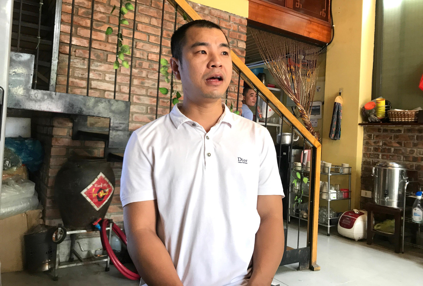 Anh Quang cho biết, đây là lần đầu tiên có khách bỏ quên một số tiền lớn như vậy tại quán