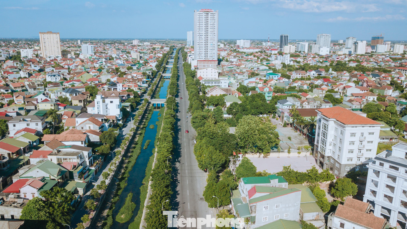 Thành phố Vinh và một số huyện ở Nghệ An sẽ chuyển từ Chỉ thị 16 xuống Chỉ thị 15.