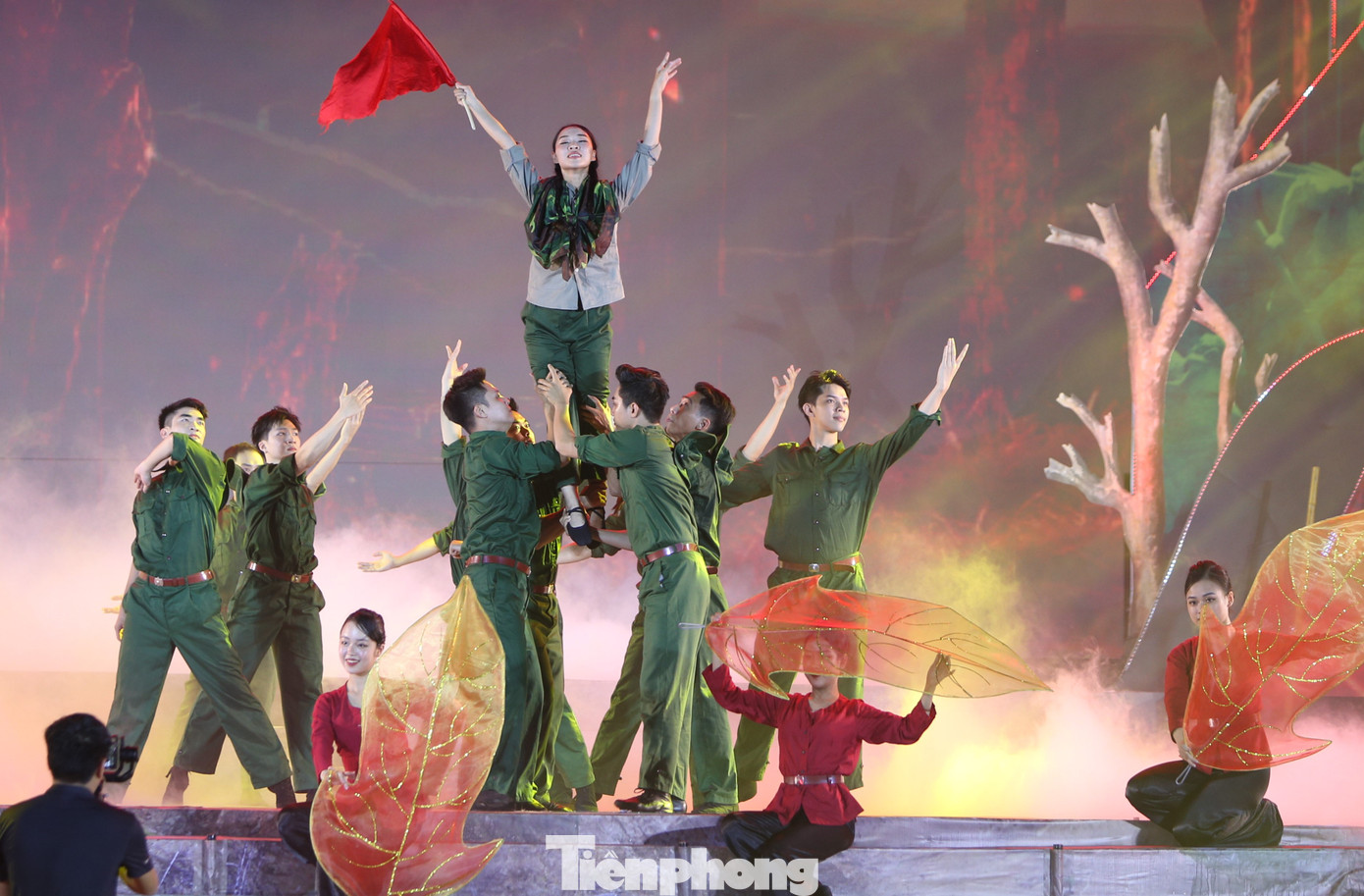 Chương trình thu hút hàng nghìn người tham gia.