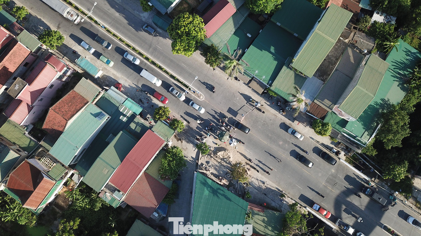 Chốt kiểm soát tại quốc lộ 46 đoạn qua xã Hưng Chính, thành phố Vinh giáp ranh với huyện Hưng Nguyên.