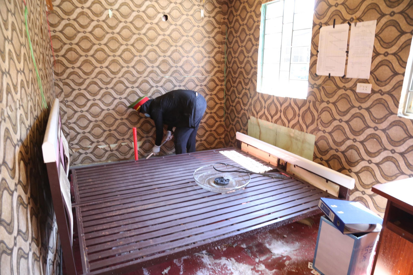 Lực lượng tại điểm chốt vệ sinh, sắp xếp chỗ nghỉ ngơi trong thùng Container.