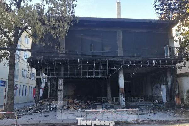 Toàn bộ căn nhà cháy đen sau vụ hoả hoạn