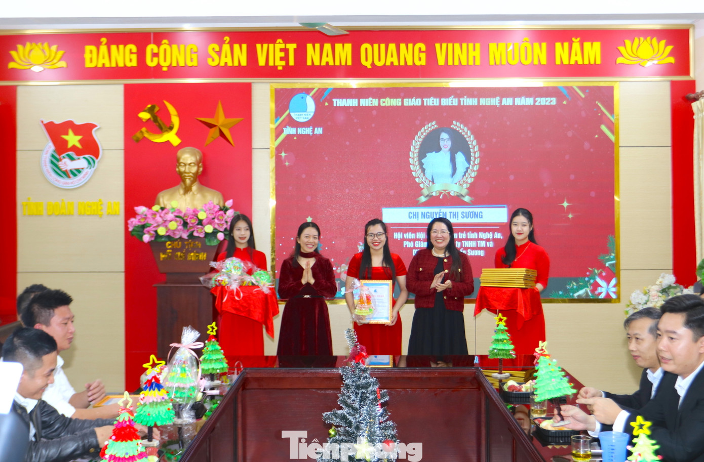 Vinh danh thanh niên công giáo tiêu biểu trong các hoạt động năm 2023.