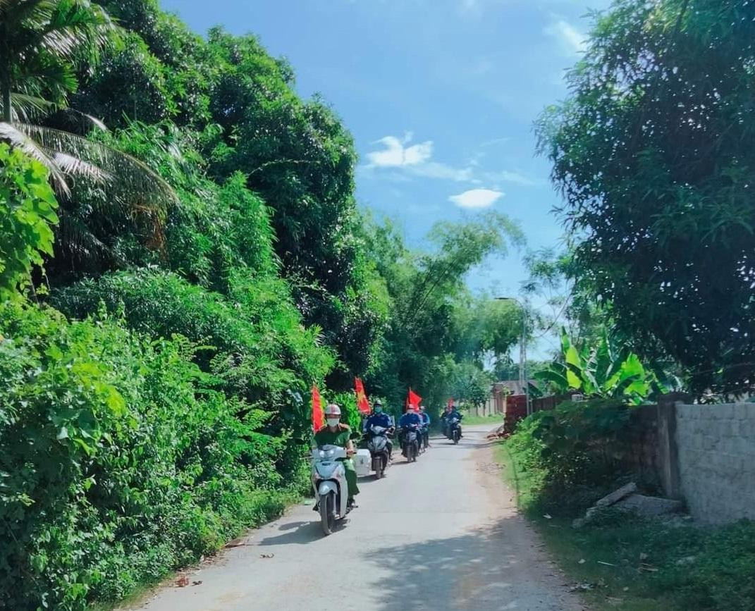 Tiếng loa thanh niên trước đó là Bản tin thanh niên được đoàn viên thanh niên hai huyện biên giới Tương Dương và Quế Phong triển khai. Sau một thời gian hoạt động, tiếng loa thanh niên đã mang lại hiệu quả nhất định trong công tác tuyên truyền.