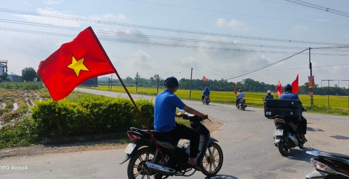 Nhiệt huyết của tuổi trẻ với ý tưởng tuyên truyền lưu động đã góp phần cung cấp thông tin kịp thời đến với người dân.