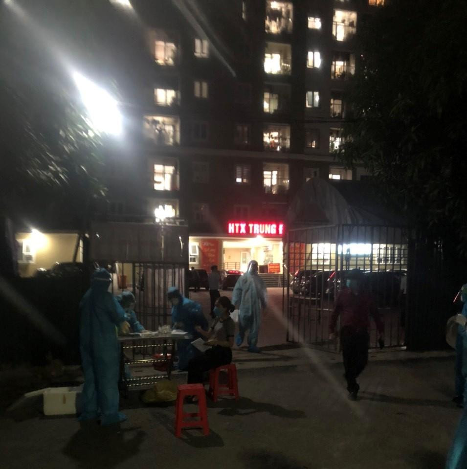 Nghệ An ghi nhận 2 ca dương tính trong cộng đồng ở TP Vinh. Nghệ An ghi nhận 2 ca dương tính trong cộng đồng ở TP Vinh.