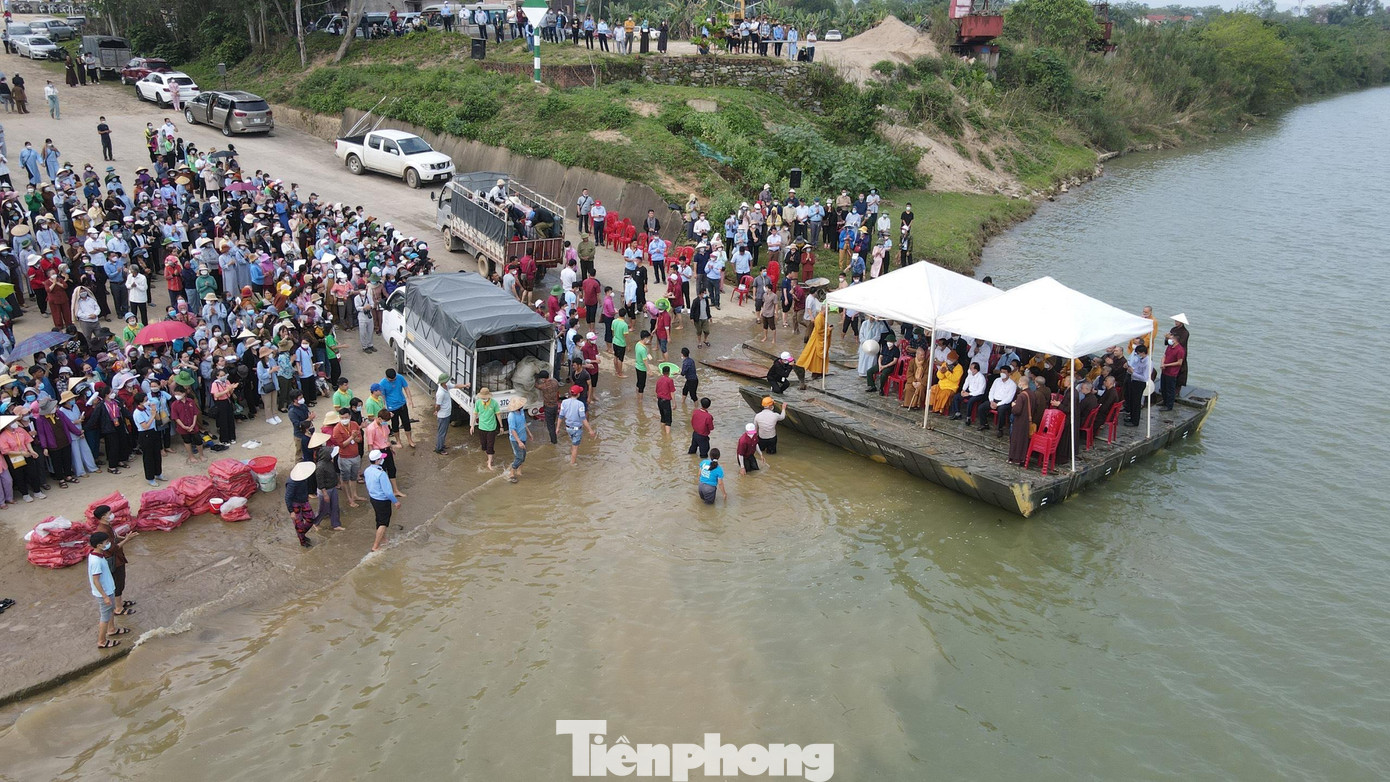 Theo các phật tử, lễ phóng sinh được tổ chức nhằm giải cứu sự sống của các vật. Đây là một truyền thống tốt đẹp, ý nghĩa của Đạo Phật, thể hiện sự quý trọng sinh mạng của muôn vạn chúng sinh.