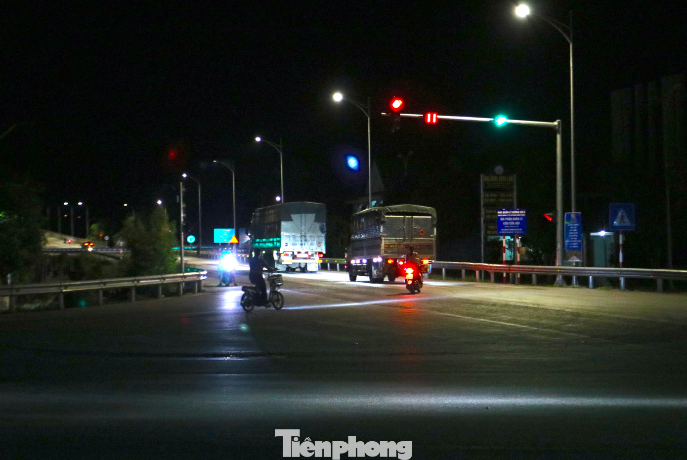 Tại Nghệ An, sau khi tuyến đường ven biển nối từ ngã tư cảng Cửa Lò (TX. Cửa Lò) đi cầu Cửa Hội được hoàn thiện vào năm 2022, mỗi ngày có hàng trăm lượt xe trọng tải lớn, xe container chạy tuyến Bắc Nam . Cuộc sống người dân 2 bên đường vì thế cũng bị ảnh hưởng, tiềm ẩn nguy cơ mất an toàn giao thông cho người dân tham gia giao thông trên tuyến.