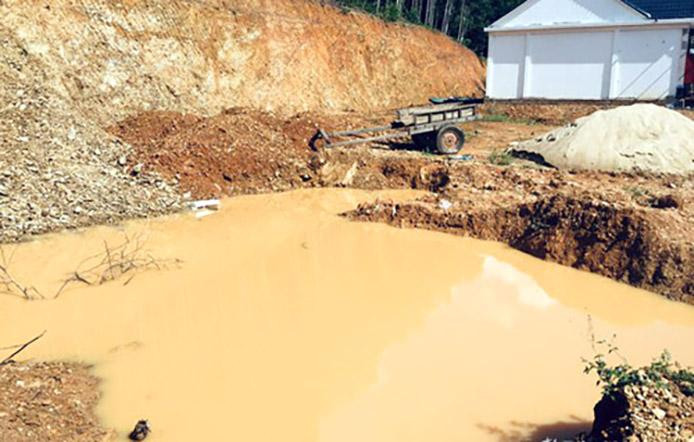 Hố nước nơi xảy ra sự việc Hố nước nơi xảy ra sự việc