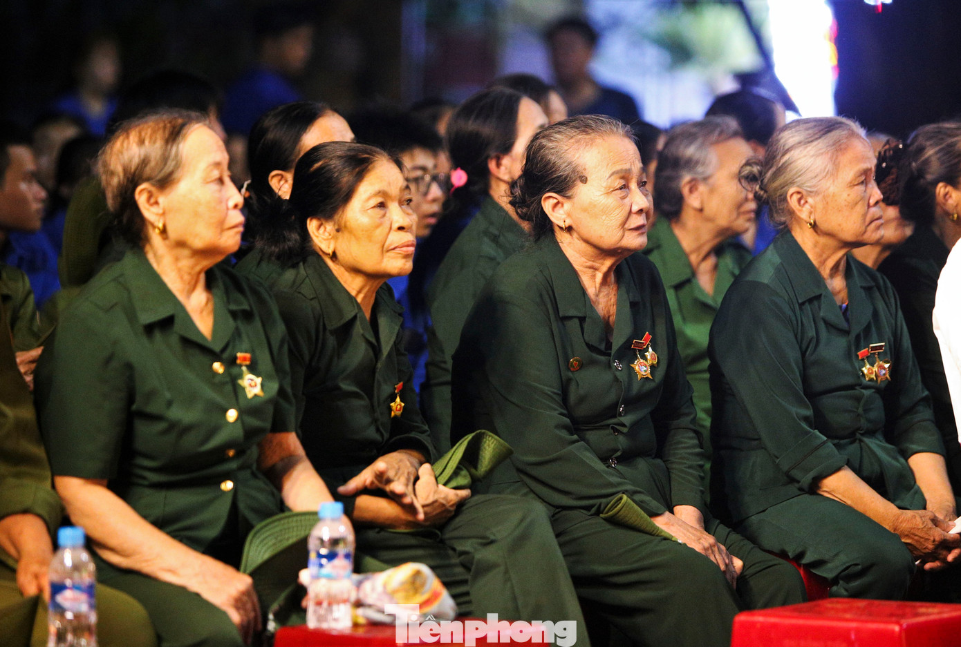 Các cựu TNXP từng tham gia chiến đấu tại Ngã ba Đồng Lộc bồi hồi cảm xúc khi về thăm lại chiến trường xưa.