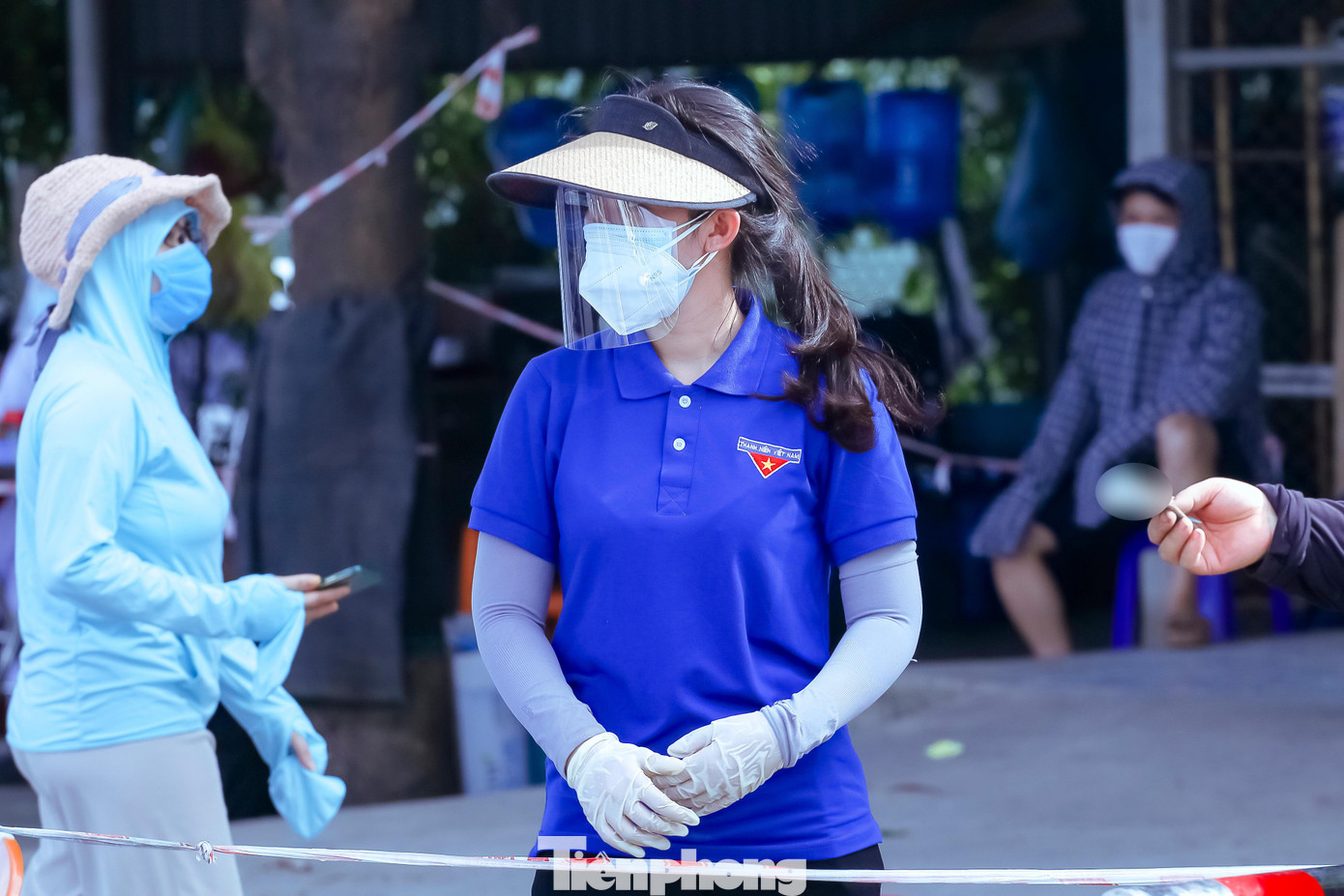 Cùng với bác sỹ, công an, đoàn viên thanh niên tình nguyện là một trong những lực lượng tiên phong trong công tác phòng chống dịch COVID-19. Đến tối 29/6, Nghệ An ghi nhận 93 ca dương tính với SARS-CoV-2.