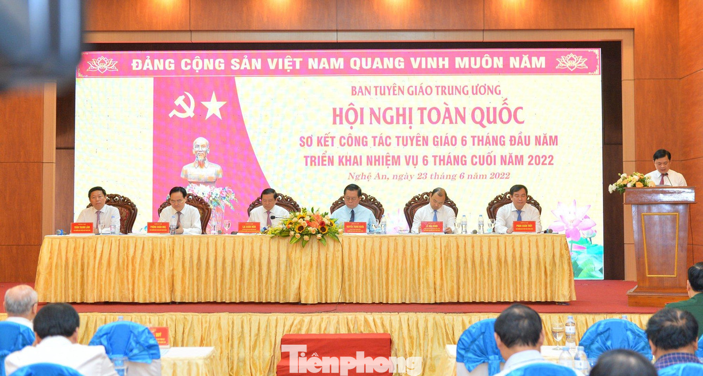 Lãnh đạo Ban Tuyên giáo Trung ương chủ trì Hội nghị.