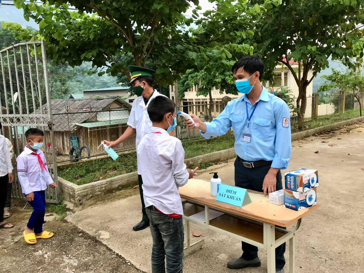 Học sinh nhiều địa phương ở Nghệ An chuyển sang học trực tiếp khi tình hình dịch được kiểm soát Học sinh nhiều địa phương ở Nghệ An chuyển sang học trực tiếp khi tình hình dịch được kiểm soát