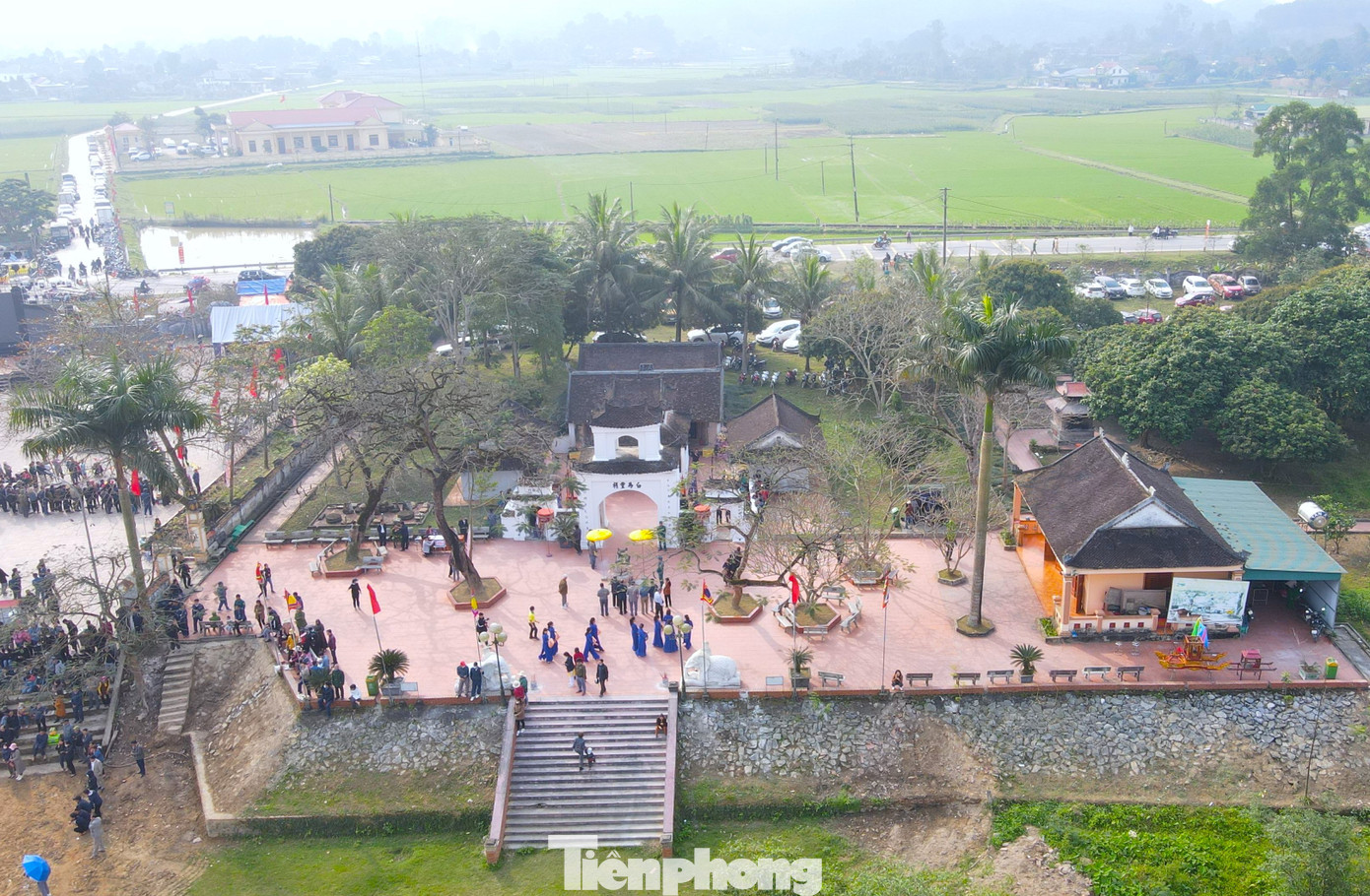 Sáng 28/2 (tức mùng 9/2 âm lịch), tại đền Bạch Mã (xã Võ Liệt, huyện Thanh Chương, tỉnh Nghệ An) đã tổ chức lễ hội với nhiều nghi thức và nhiều trò chơi dân gian. Lễ hội đã thu hút hàng vạn người trong và ngoài địa bàn về tham dự. Đền Bạch Mã được xem là 1 trong 4 ngôi đền linh thiêng bậc nhất xứ Nghệ.