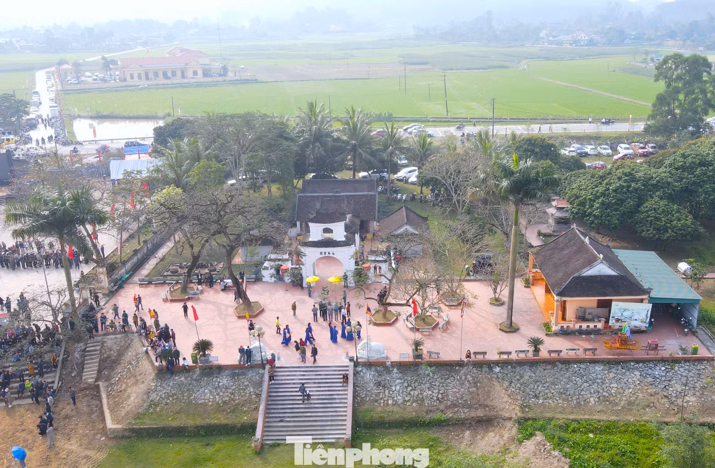 Sáng 28/2 (tức mùng 9/2 âm lịch), tại đền Bạch Mã (xã Võ Liệt, huyện Thanh Chương, tỉnh Nghệ An) đã tổ chức lễ hội với nhiều nghi thức và nhiều trò chơi dân gian. Lễ hội đã thu hút hàng vạn người trong và ngoài địa bàn về tham dự. Đền Bạch Mã được xem là 1 trong 4 ngôi đền linh thiêng bậc nhất xứ Nghệ.