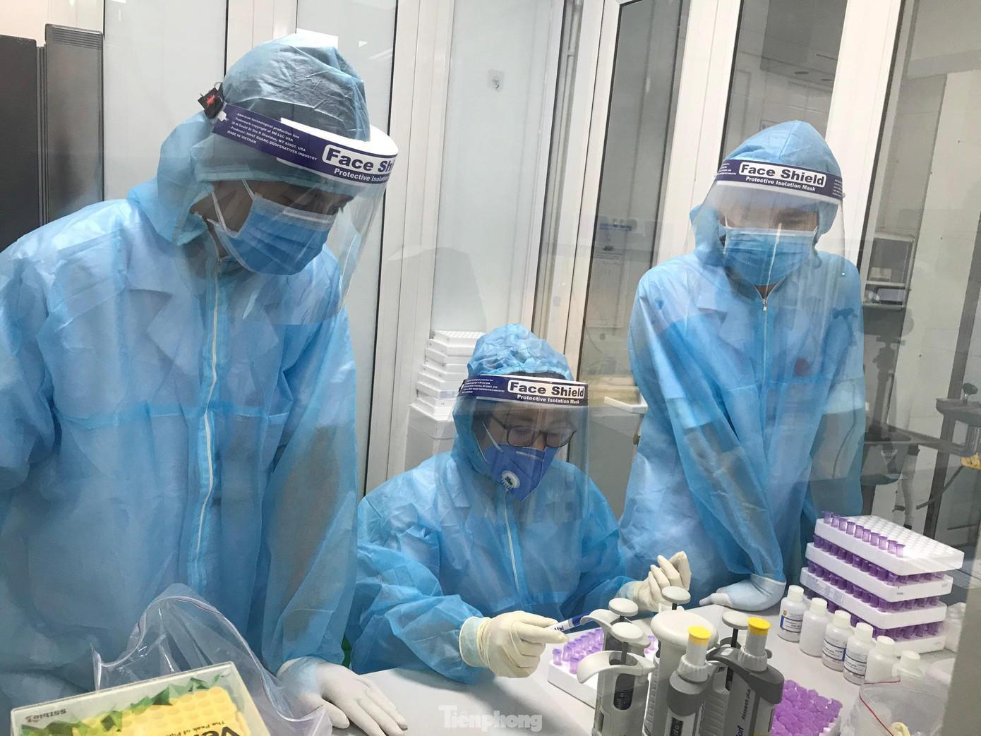 Nghệ An thông báo khẩn về chuyến bay liên quan đến bệnh nhân COVID-19. Nghệ An thông báo khẩn về chuyến bay liên quan đến bệnh nhân COVID-19.