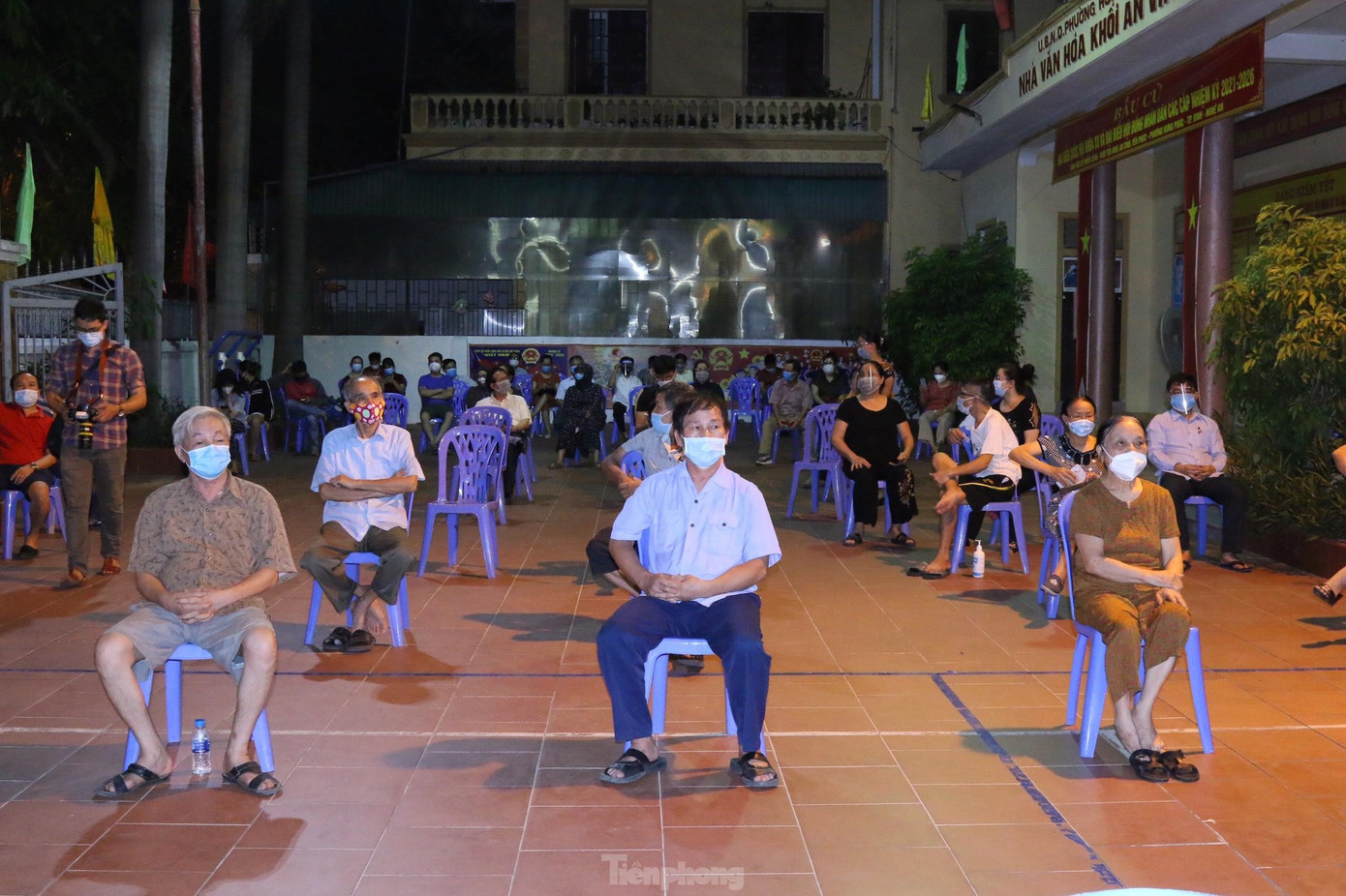 Ngày 19/6, ngành Y tế Nghệ An đã tiến hành test nhanh cho hơn 500.000 người dân sinh sống trên địa bàn thành phố Vinh khi địa phương này liên tiếp ghi nhận các ca dương tính với SARS-CoV-2.