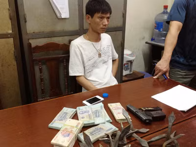Tú “kỷ” cùng tang vật tại CQĐT