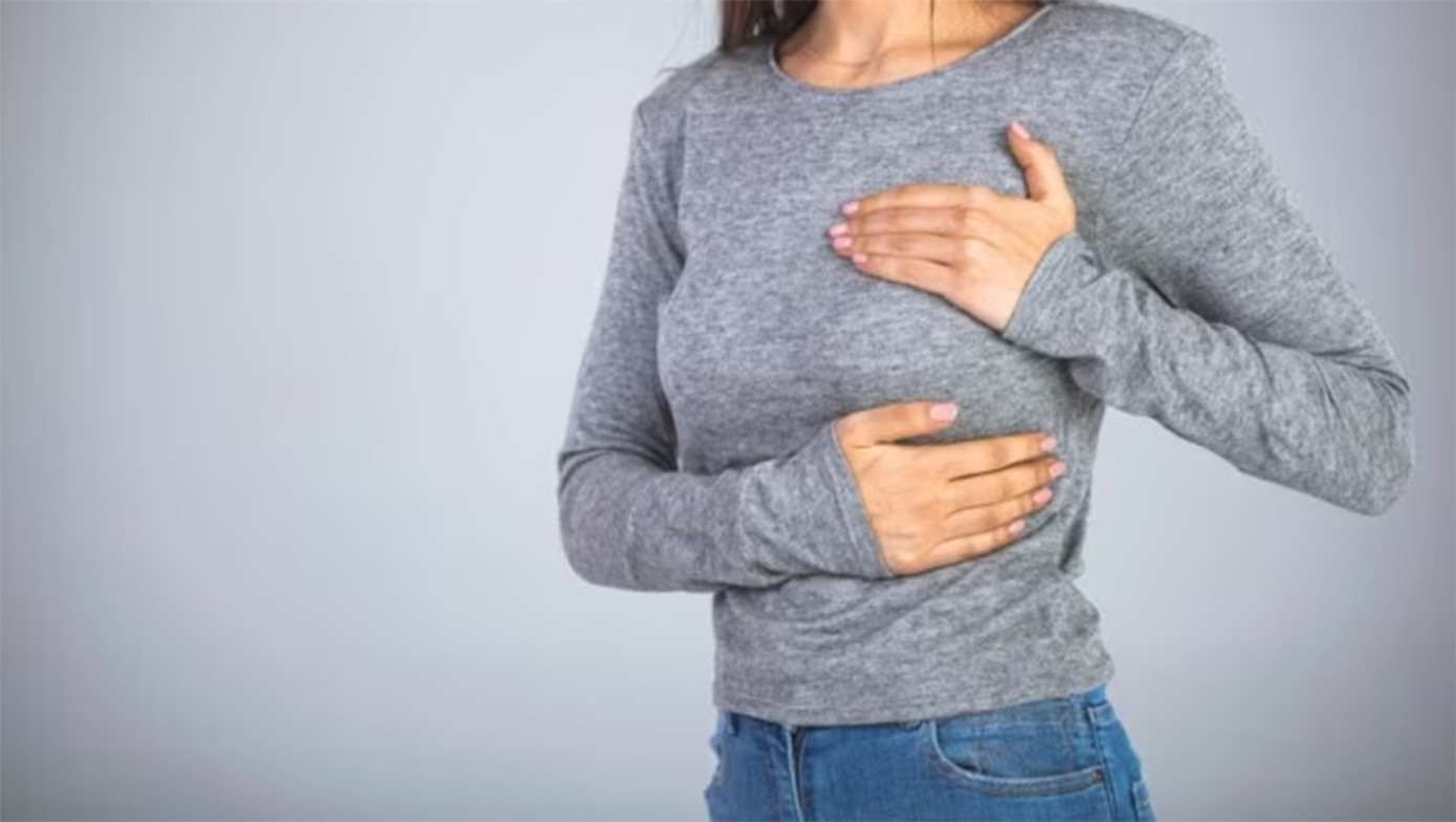 Tự xoa bóp có thể giúp giảm cơn đau. Tự xoa bóp có thể giúp giảm cơn đau.