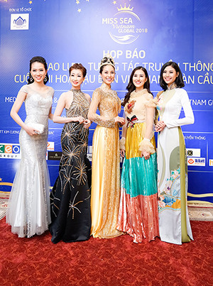 Người đẹp Biển Đào Hà 'đọ sắc' Á hoàng Trang sức Hà Lade tại sự kiện ảnh 1