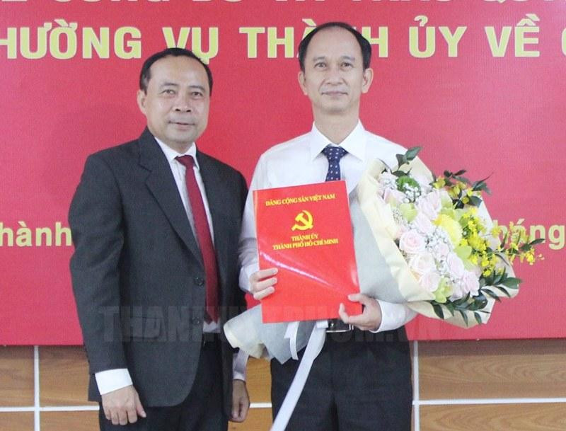 Ông Trần Cao Vinh (phải). Ảnh: Thành uỷ TPHCM